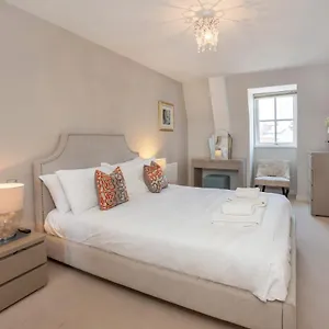  Holiday home 79 Centurion Square